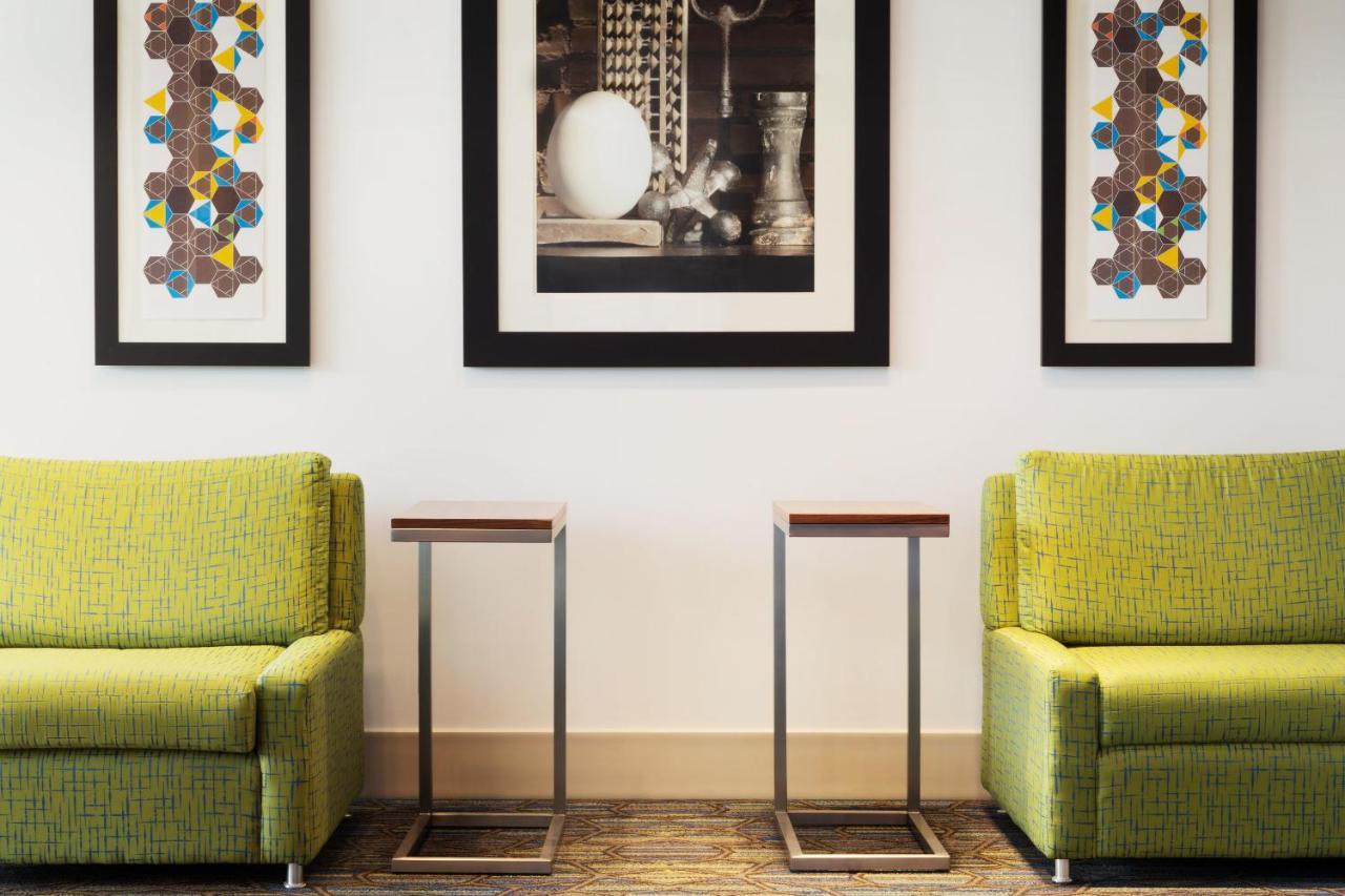 Holiday Inn Express & Suites - Milwaukee West Allis By Ihg Dış mekan fotoğraf