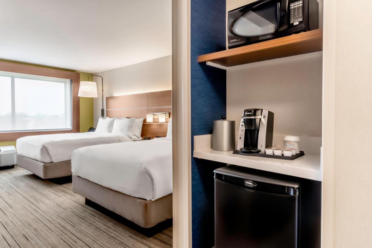 Holiday Inn Express & Suites - Milwaukee West Allis By Ihg Dış mekan fotoğraf
