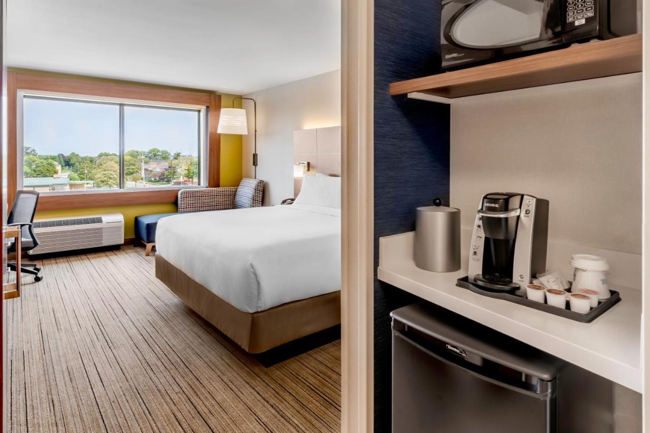 Holiday Inn Express & Suites - Milwaukee West Allis By Ihg Dış mekan fotoğraf