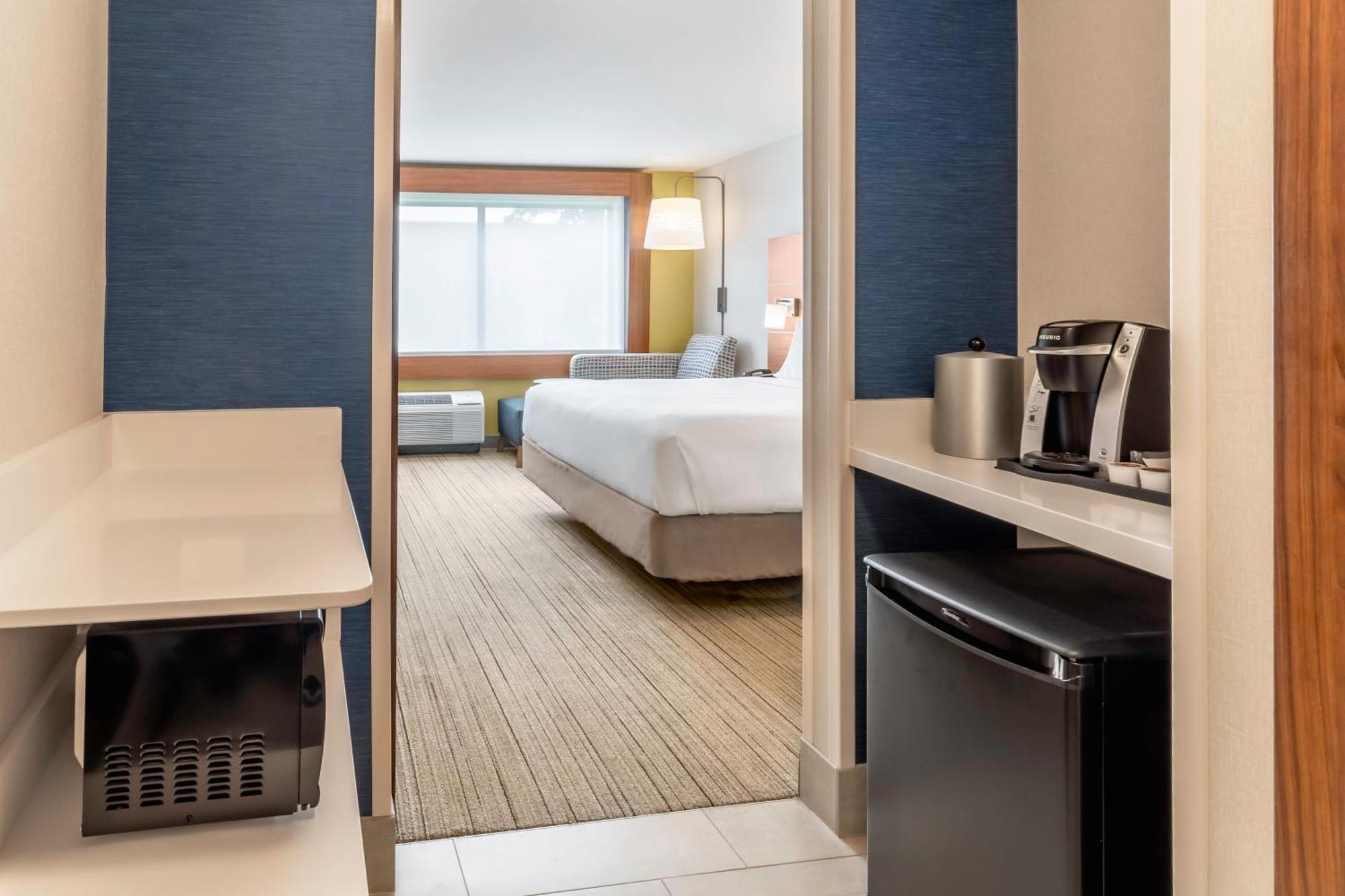 Holiday Inn Express & Suites - Milwaukee West Allis By Ihg Dış mekan fotoğraf
