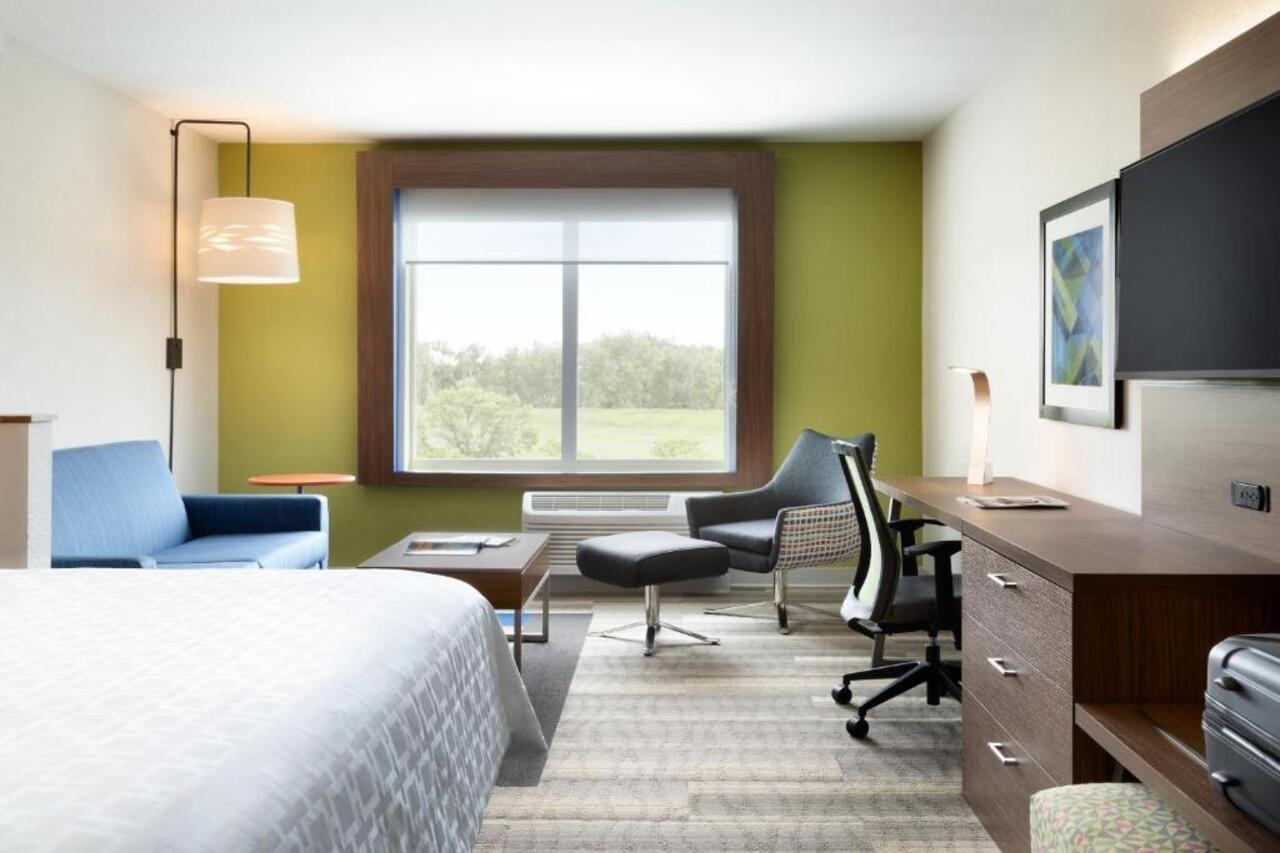 Holiday Inn Express & Suites - Milwaukee West Allis By Ihg Dış mekan fotoğraf